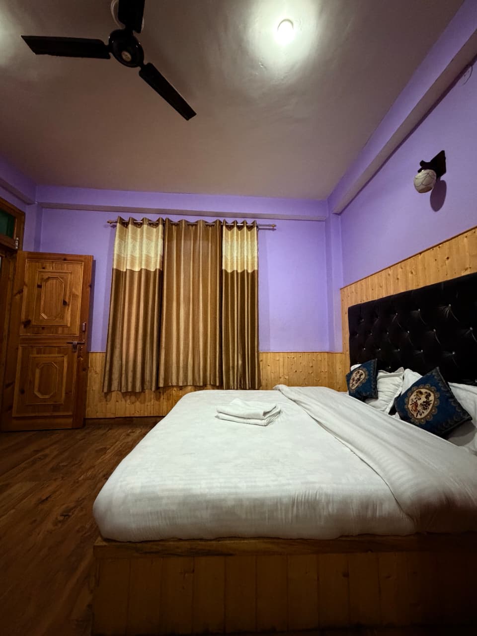 Deluxe Room - Image 3