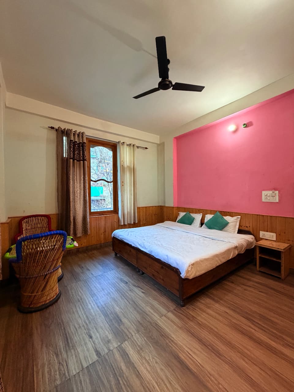 Deluxe Room - Image 4