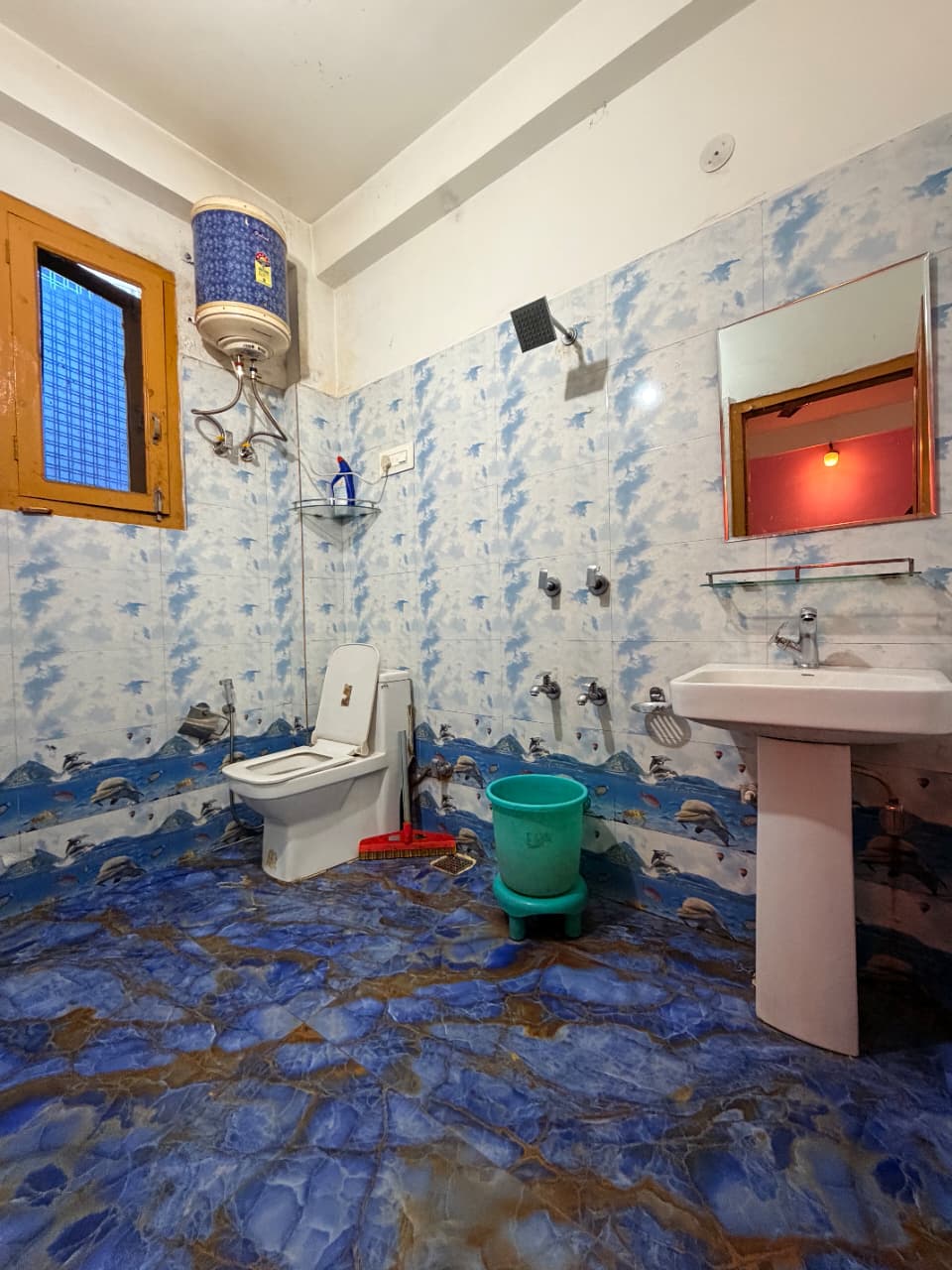Deluxe Room - Image 11
